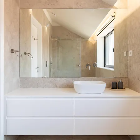 Appartement Coastal 3br Duplex W Terrace By Lovelystay