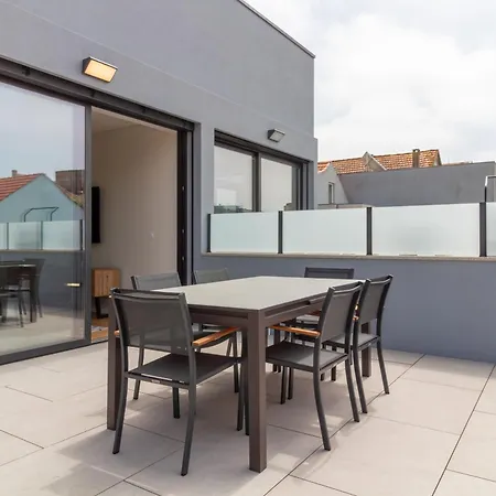 Coastal 3br Duplex W Terrace By Lovelystay Appartement