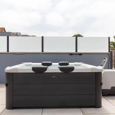 Appartement Coastal 3br Duplex W Terrace By Lovelystay