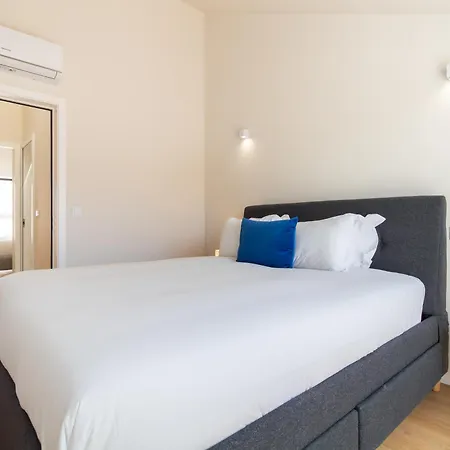 Apartamento Coastal 3br Duplex W Terrace By Lovelystay