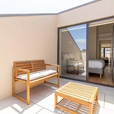 Apartamento Coastal 3br Duplex W Terrace By Lovelystay *
